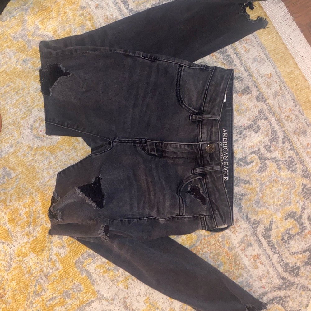 AMERICAN EAGLE BLACK RIPPED SKINNY JEANS